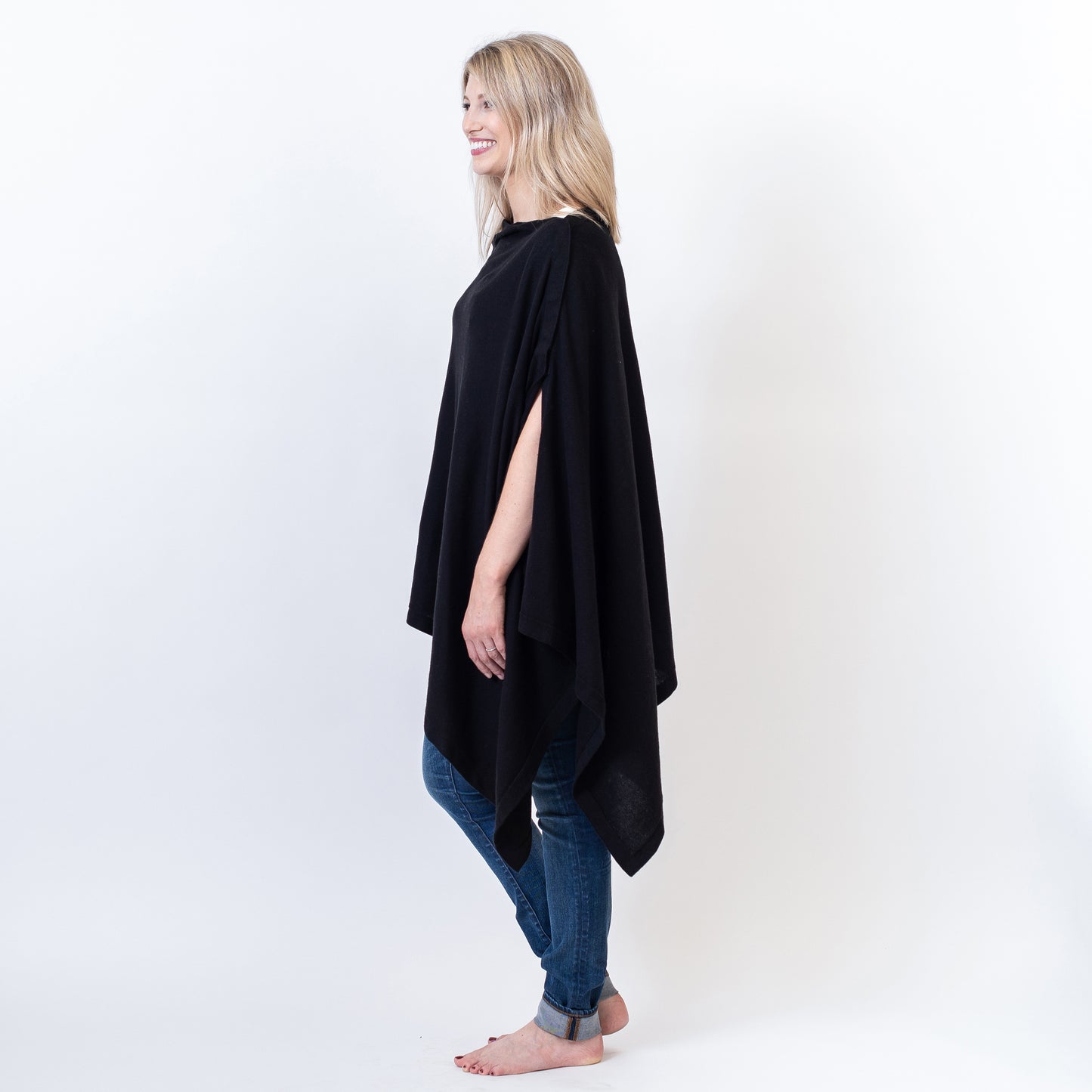 Zestt - Organic Cotton Travel Poncho - Black